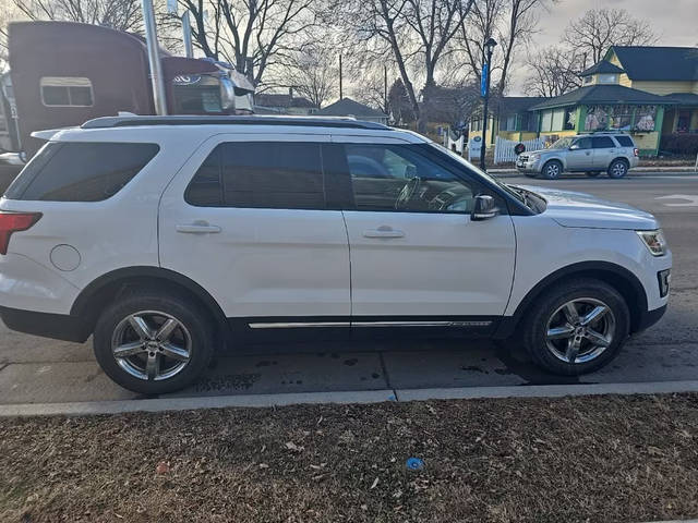 2016 Ford Explorer XLT 4WD photo