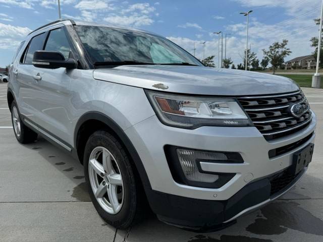 2016 Ford Explorer XLT 4WD photo