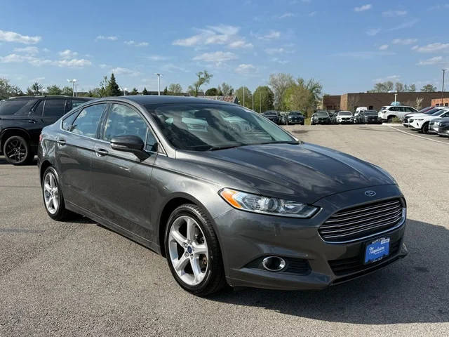 2016 Ford Fusion SE FWD photo