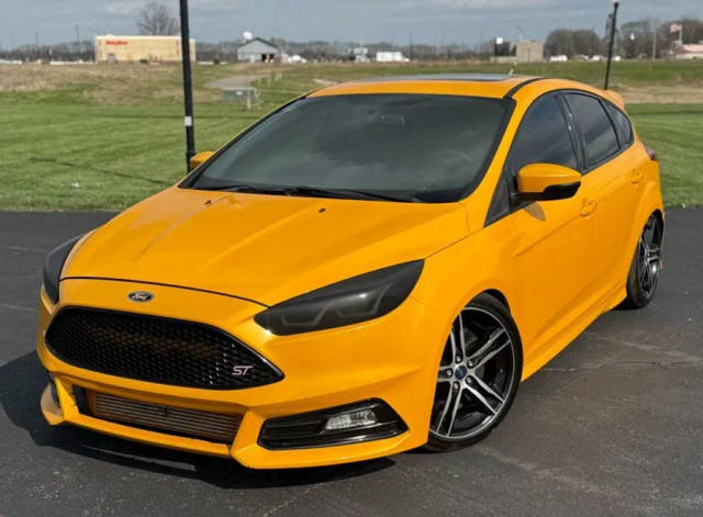 2016 Ford Focus ST FWD photo