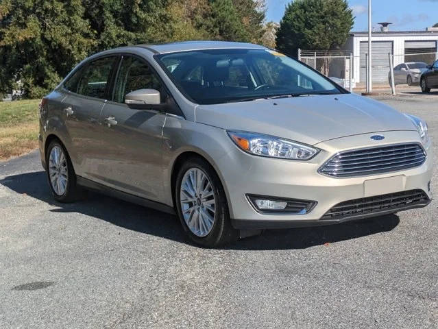 2016 Ford Focus Titanium FWD photo