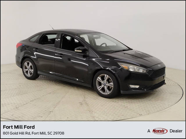 2016 Ford Focus SE FWD photo