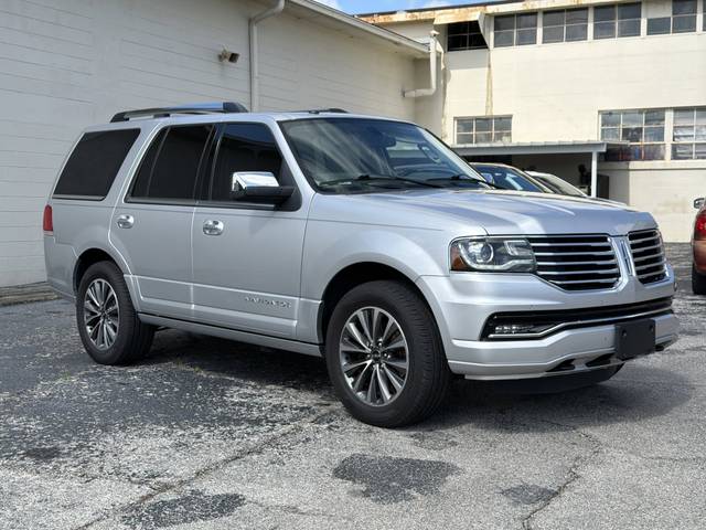 2016 Lincoln Navigator Select RWD photo