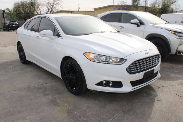 2016 Ford Fusion SE FWD photo