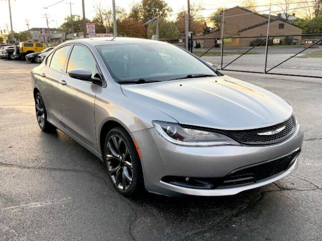 2016 Chrysler 200 S FWD photo