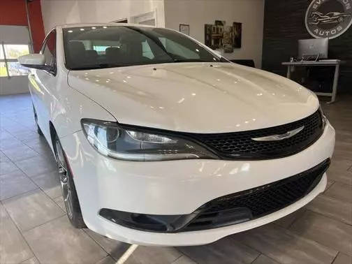 2016 Chrysler 200 S FWD photo