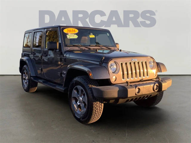 2016 Jeep Wrangler Unlimited Sahara 4WD photo