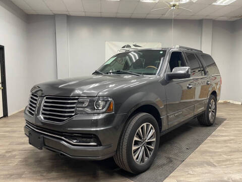 2016 Lincoln Navigator Select RWD photo