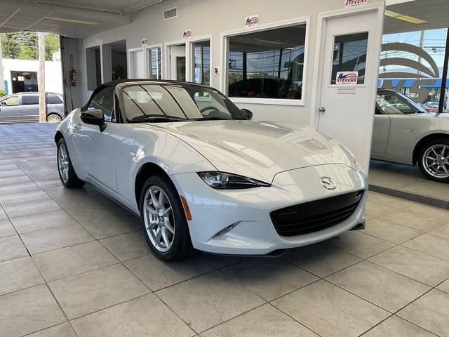 2016 Mazda MX-5 Miata Sport RWD photo
