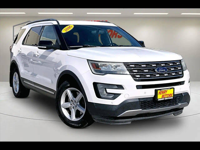 2016 Ford Explorer XLT 4WD photo