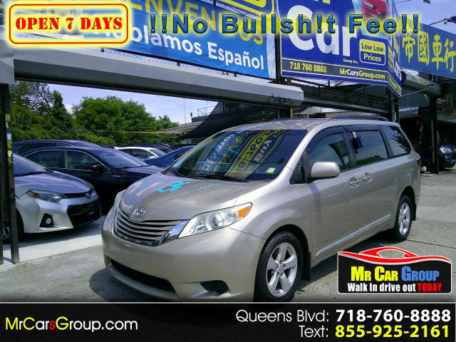 2016 Toyota Sienna LE FWD photo