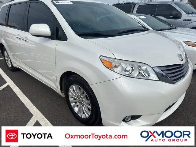 2016 Toyota Sienna XLE FWD photo