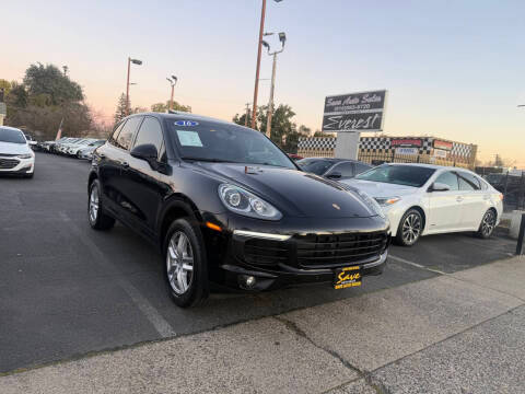 2016 Porsche Cayenne  AWD photo
