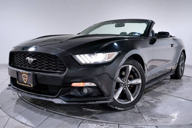 2015 Ford Mustang V6 RWD photo