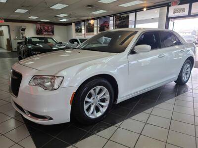 2015 Chrysler 300 Limited RWD photo