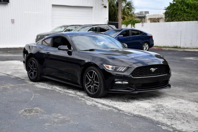 2016 Ford Mustang V6 RWD photo