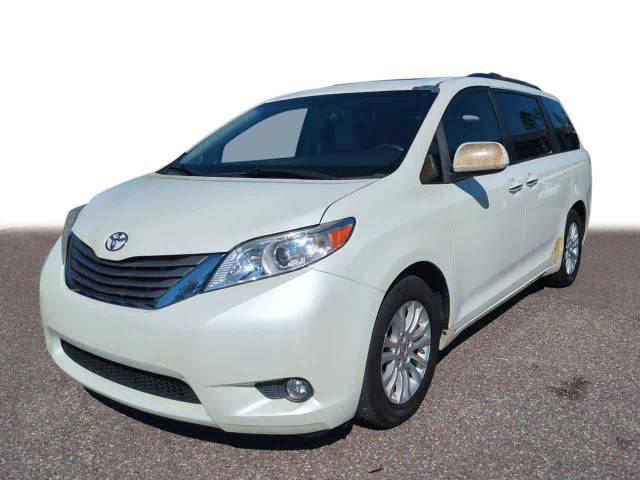 2016 Toyota Sienna XLE FWD photo