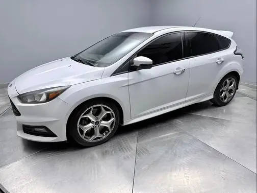 2016 Ford Focus ST FWD photo