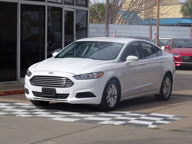 2016 Ford Fusion SE FWD photo