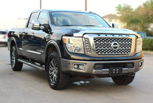 2016 Nissan Titan XD Platinum Reserve 4WD photo