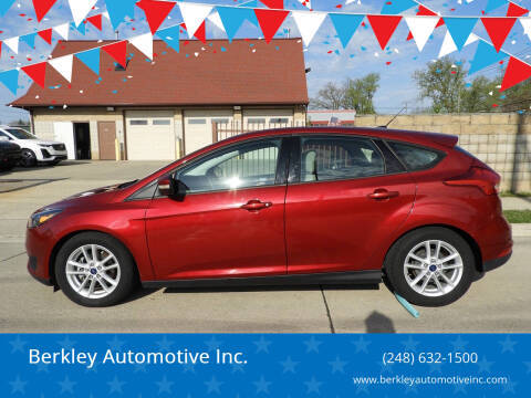 2016 Ford Focus SE FWD photo