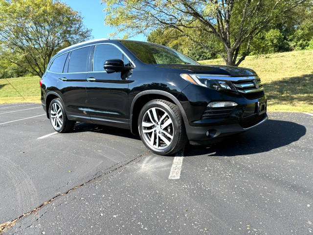 2016 Honda Pilot Touring FWD photo