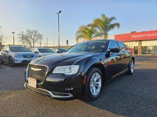 2015 Chrysler 300 Limited RWD photo