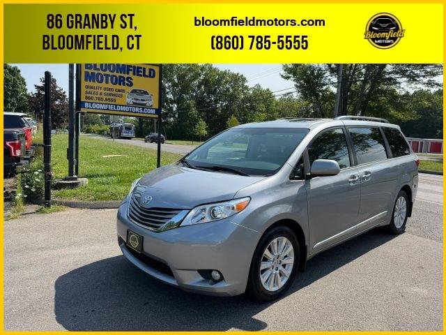 2016 Toyota Sienna XLE AWD photo