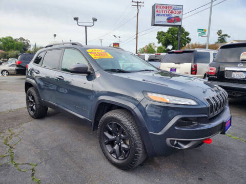 2016 Jeep Cherokee Trailhawk 4WD photo