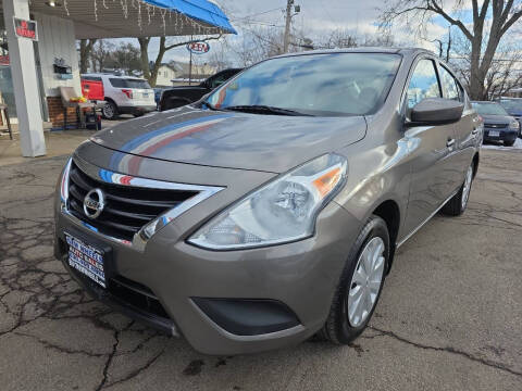 2016 Nissan Versa S Plus FWD photo