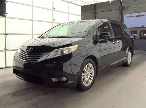 2016 Toyota Sienna XLE FWD photo