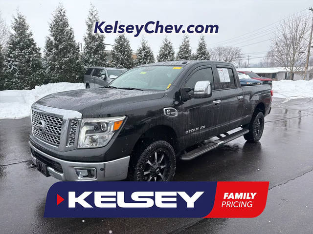 2016 Nissan Titan XD SL 4WD photo