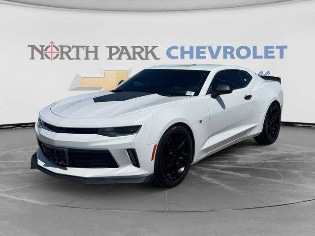 2016 Chevrolet Camaro 1LT RWD photo