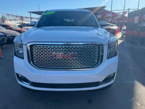 2016 GMC Yukon XL Denali RWD photo