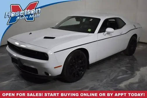 2016 Dodge Challenger SXT Plus RWD photo