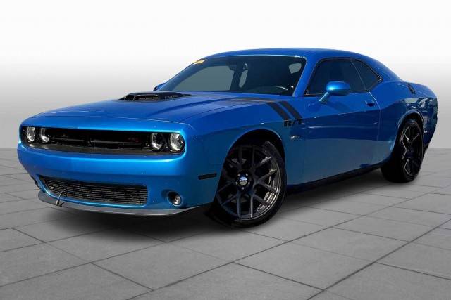 2016 Dodge Challenger R/T Shaker RWD photo