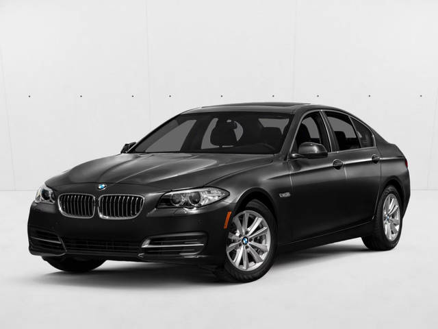 2016 BMW 5 Series 528i RWD photo