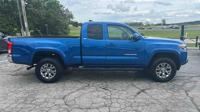 2016 Toyota Tacoma SR5 4WD photo