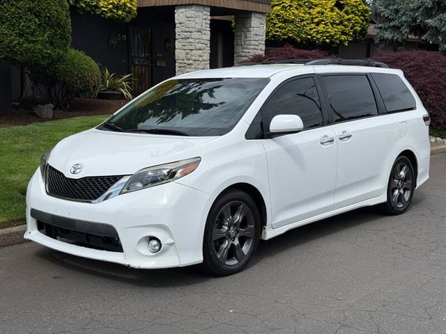 2016 Toyota Sienna SE FWD photo