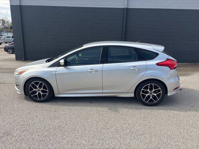 2016 Ford Focus SE FWD photo