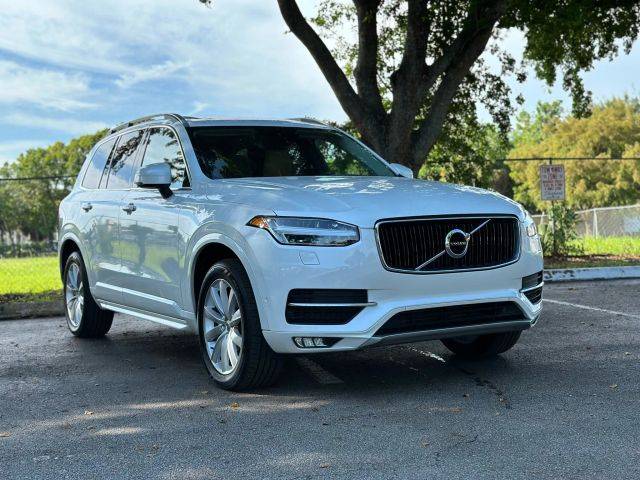 2016 Volvo XC90 T6 Momentum AWD photo