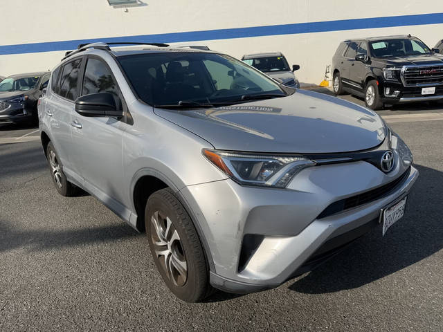 2016 Toyota RAV4 LE FWD photo