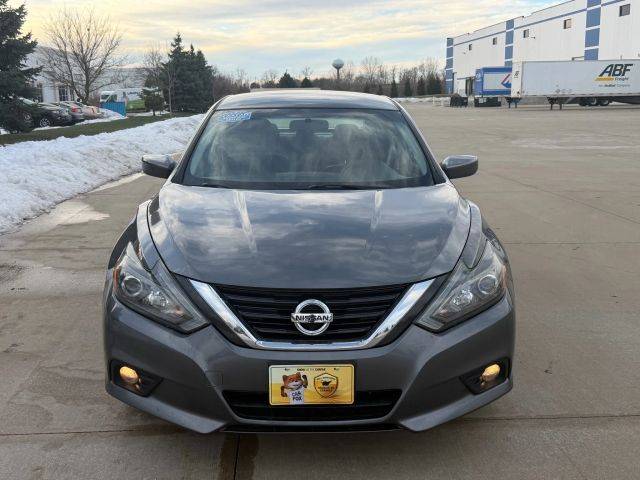 2016 Nissan Altima 2.5 SR FWD photo