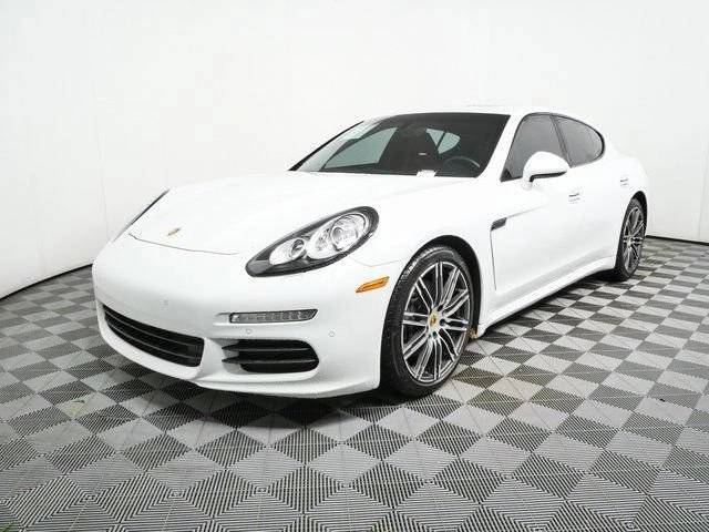 2016 Porsche Panamera Edition RWD photo