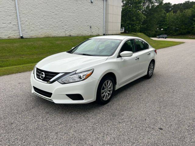 2016 Nissan Altima 2.5 FWD photo