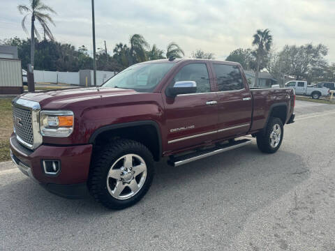 2015 GMC Sierra 2500HD Denali 4WD photo