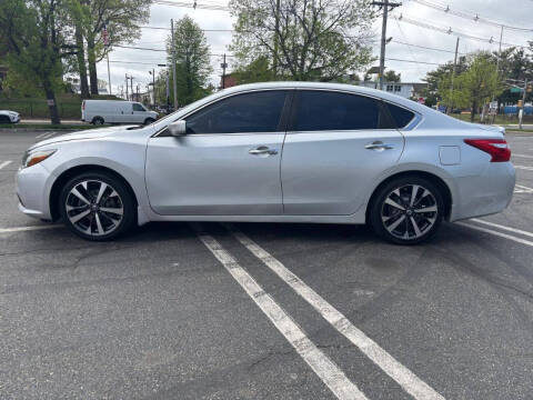 2016 Nissan Altima 2.5 SR FWD photo