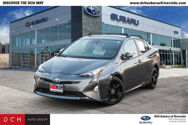 2016 Toyota Prius Four Touring FWD photo