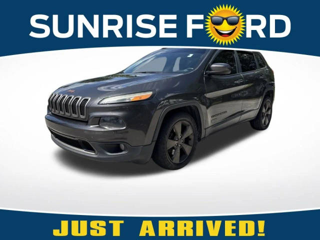 2016 Jeep Cherokee Latitude FWD photo