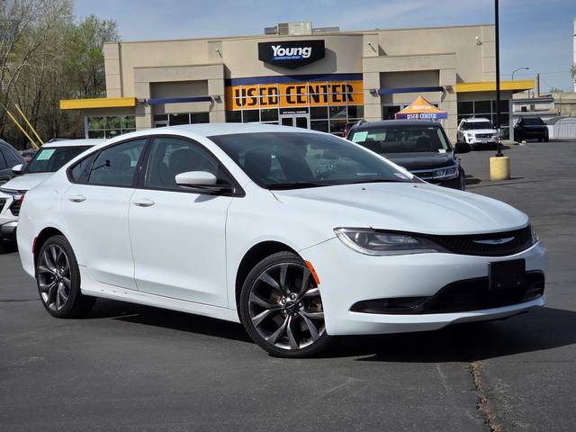 2016 Chrysler 200 S FWD photo
